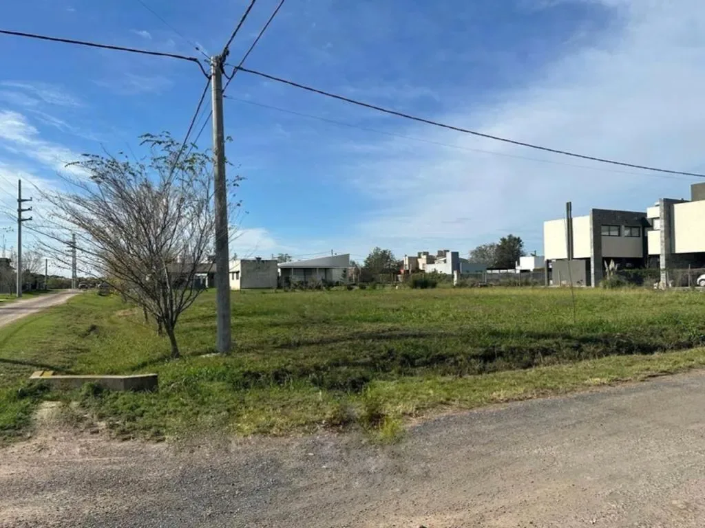 Terreno en Funes